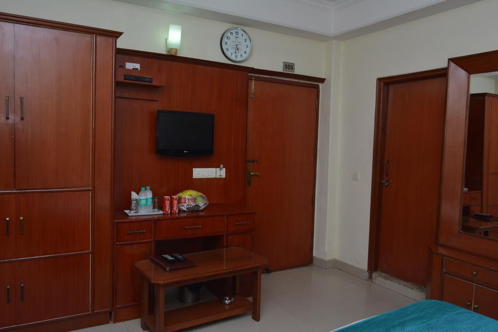 Airport Hotel Vishal Residency New Delhi Exterior photo