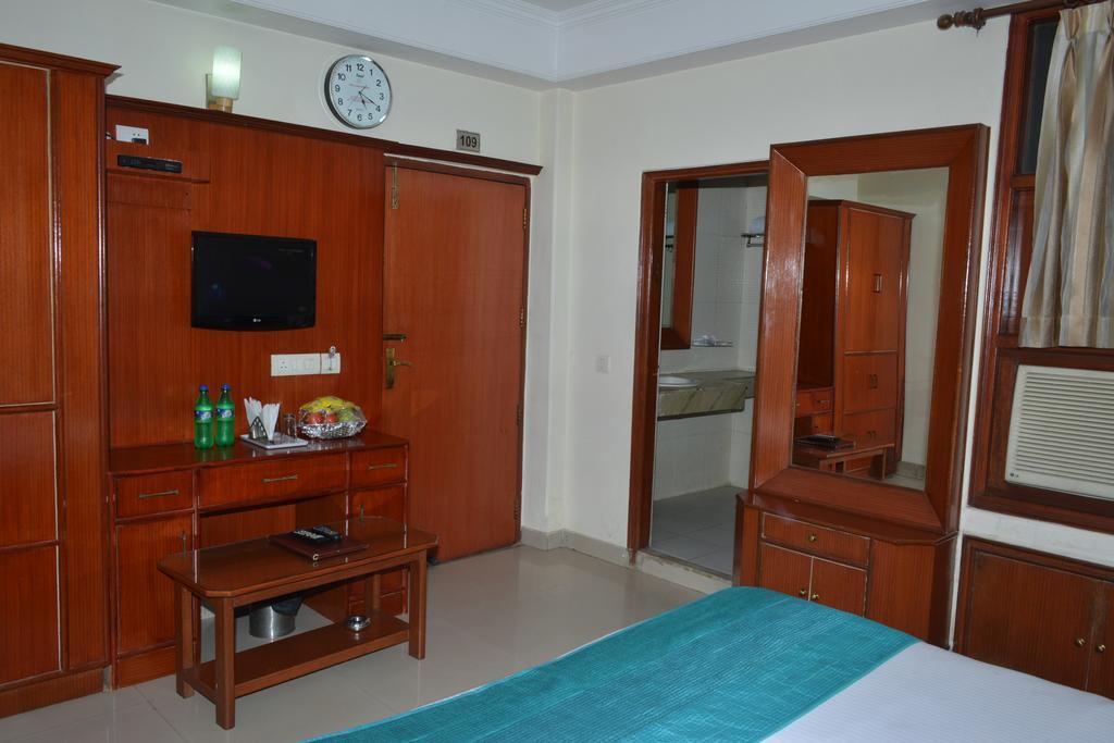 Airport Hotel Vishal Residency New Delhi Exterior photo