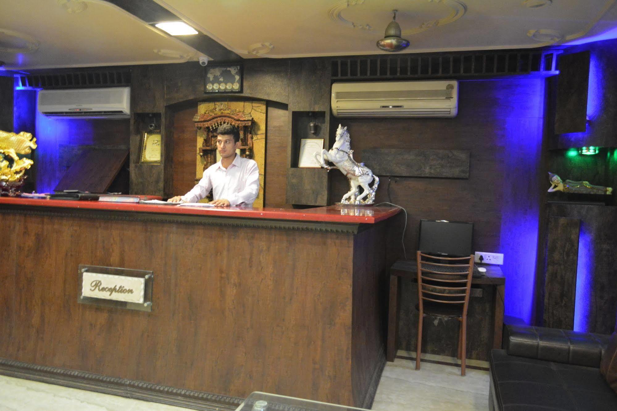 Airport Hotel Vishal Residency New Delhi Exterior photo