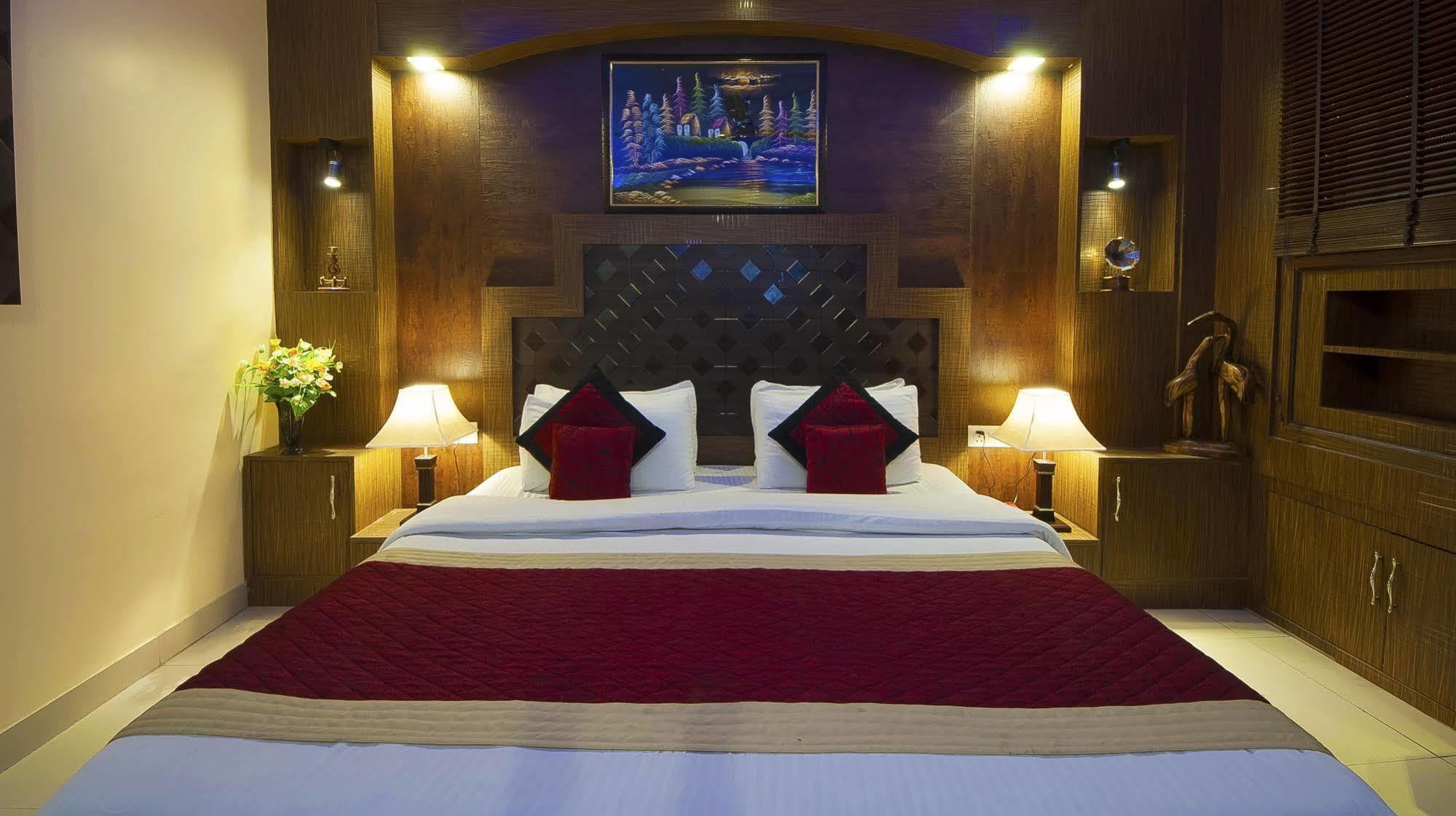 Airport Hotel Vishal Residency New Delhi Exterior photo